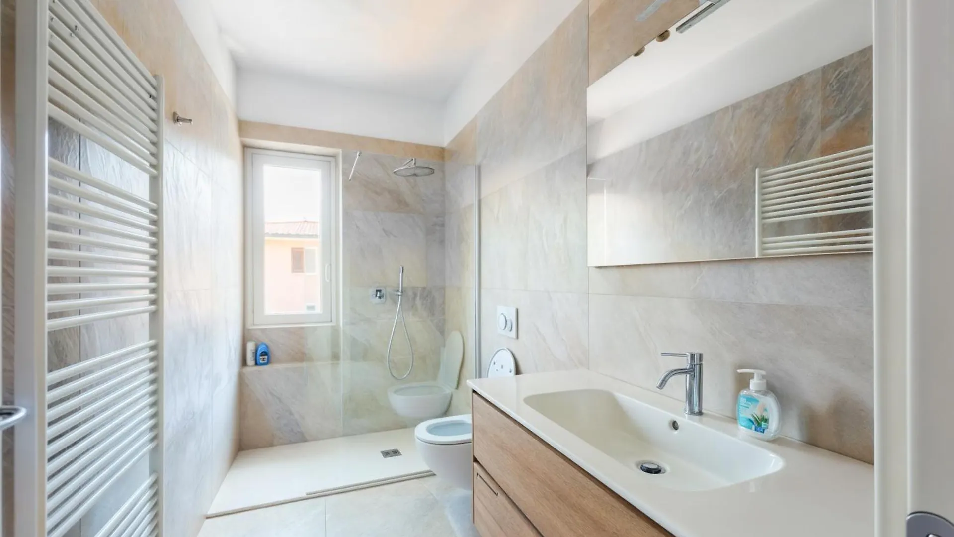 Lakeside Serenity Escape - Free Wi-Fi And Private Parking Included Paratico Διαμέρισμα