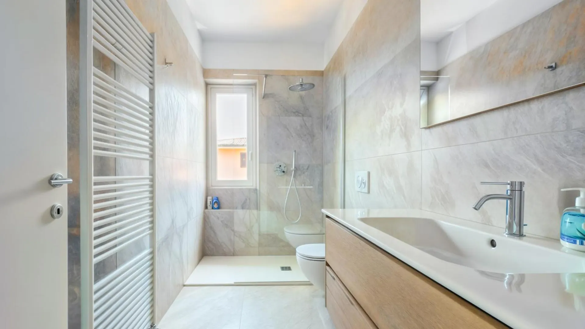 Διαμέρισμα Lakeside Serenity Escape - Free Wi-Fi And Private Parking Included Paratico