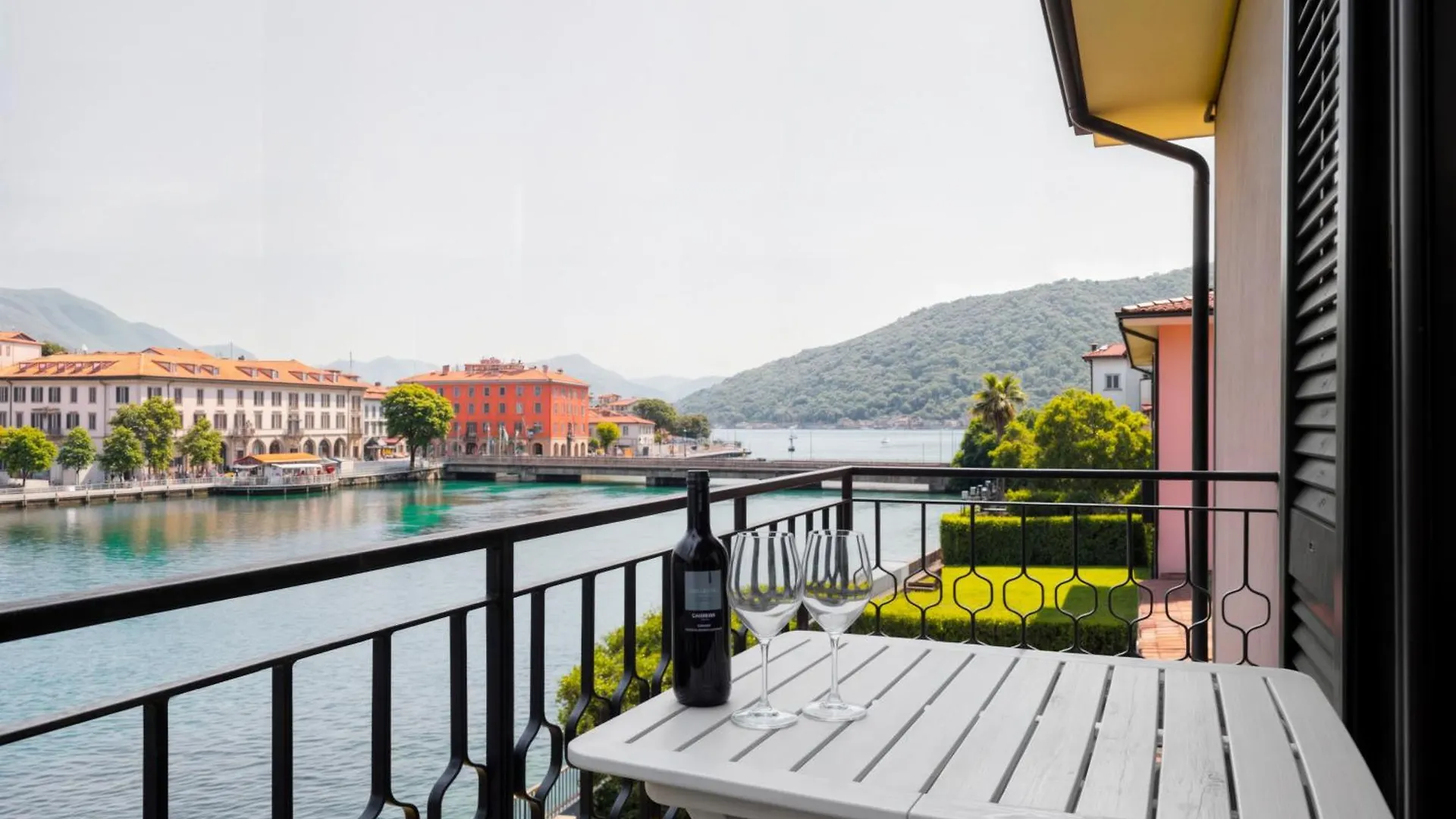 Lakeside Serenity Escape - Free Wi-Fi And Private Parking Included Paratico